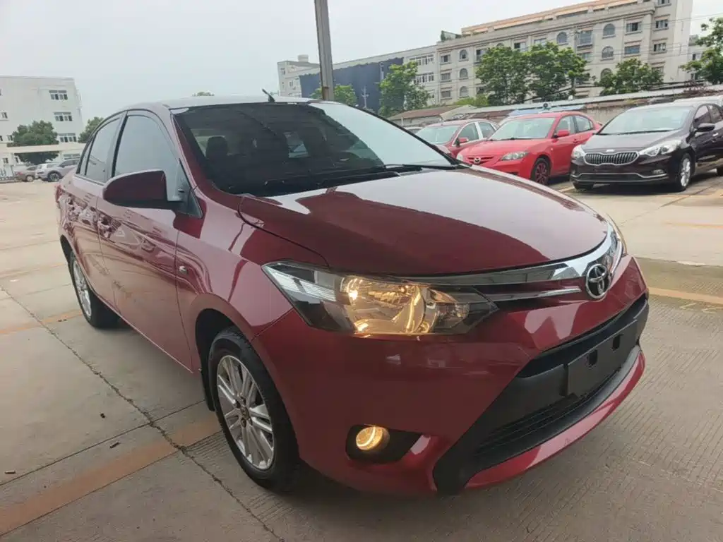 Toyota Vios 2015 — фото 4