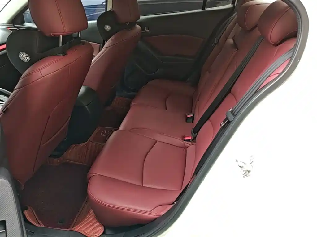 Mazda 3 Axela 2016 — фото 17