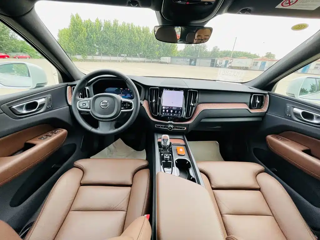 Volvo XC60 Plug-In Hybrid 2026 — фото 14