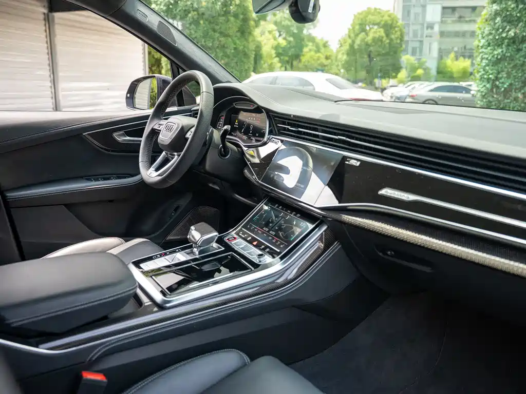 Audi SQ7 2025 — фото 18