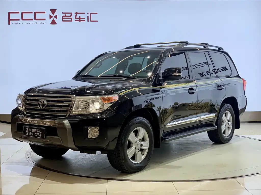 Toyota Land Cruiser 2018 — фото 1