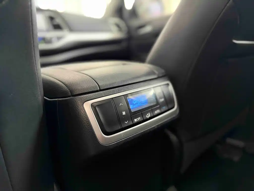 Toyota Highlander 2017 — фото 11
