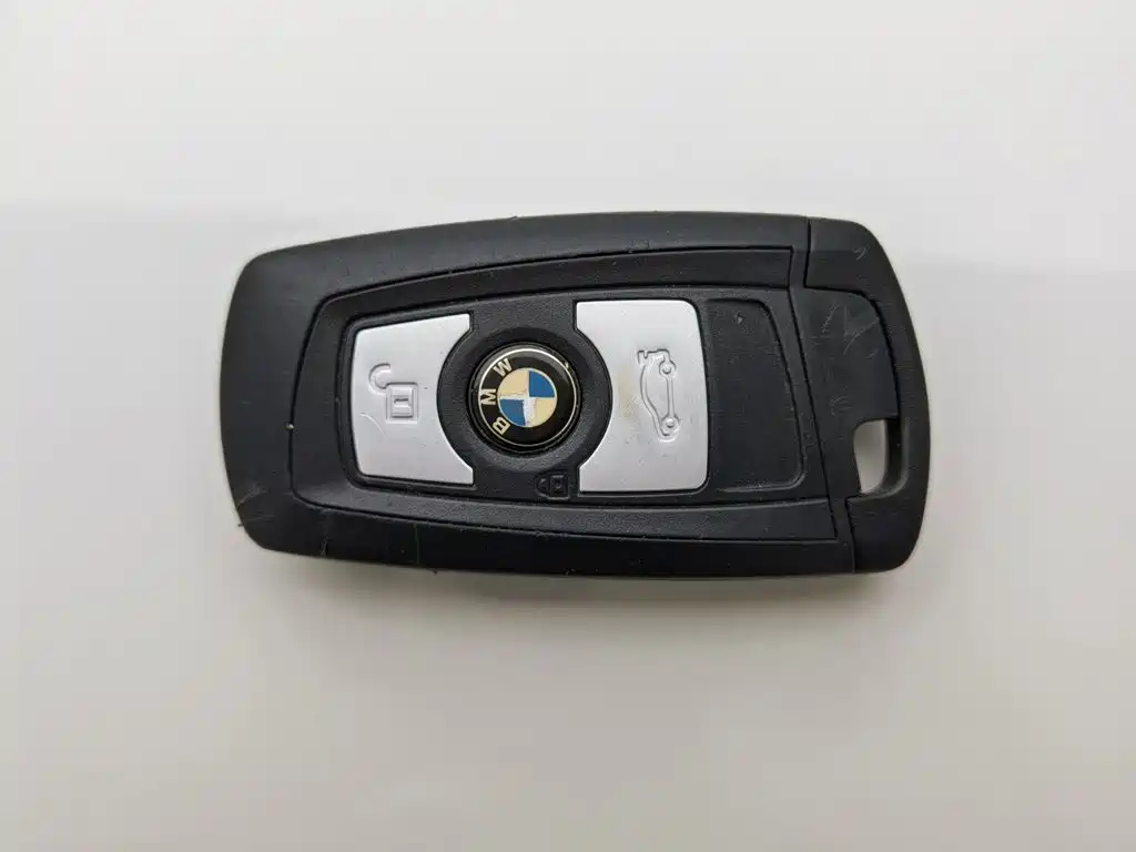 BMW 3 Series 2018 — фото 19