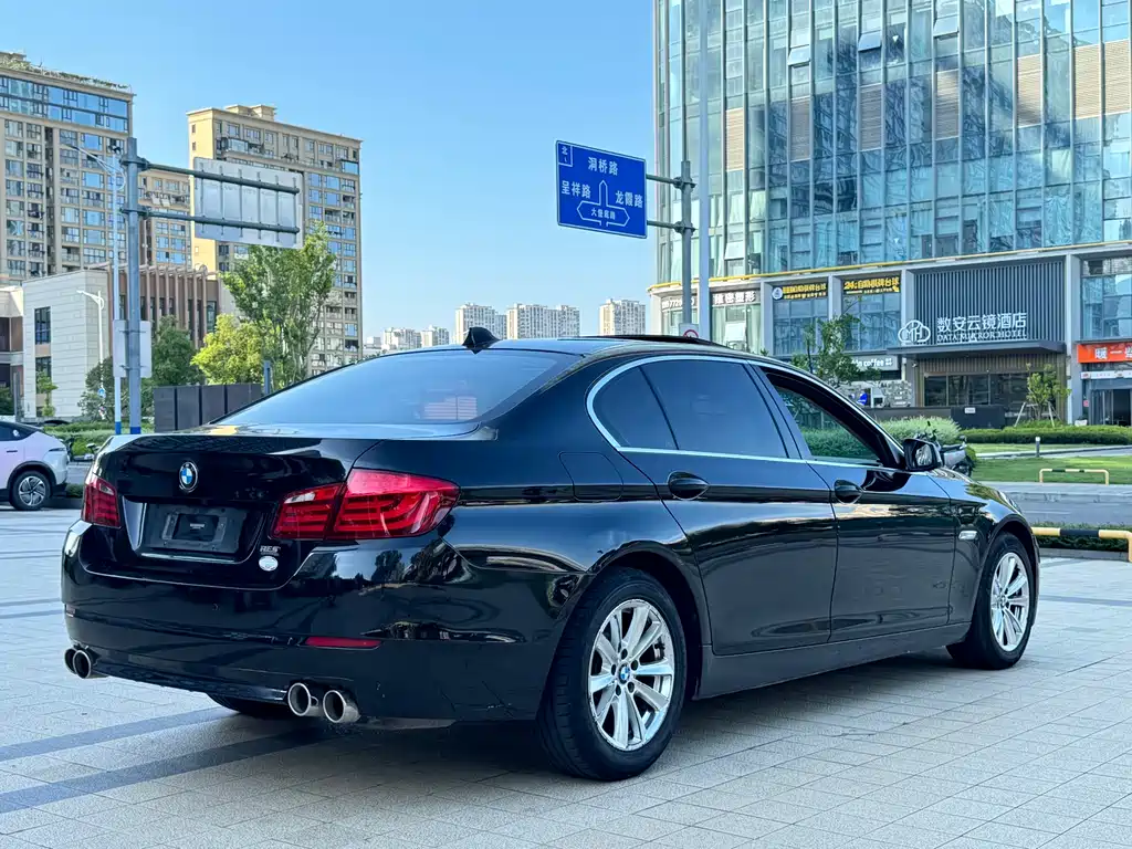 BMW 5 Series 2011