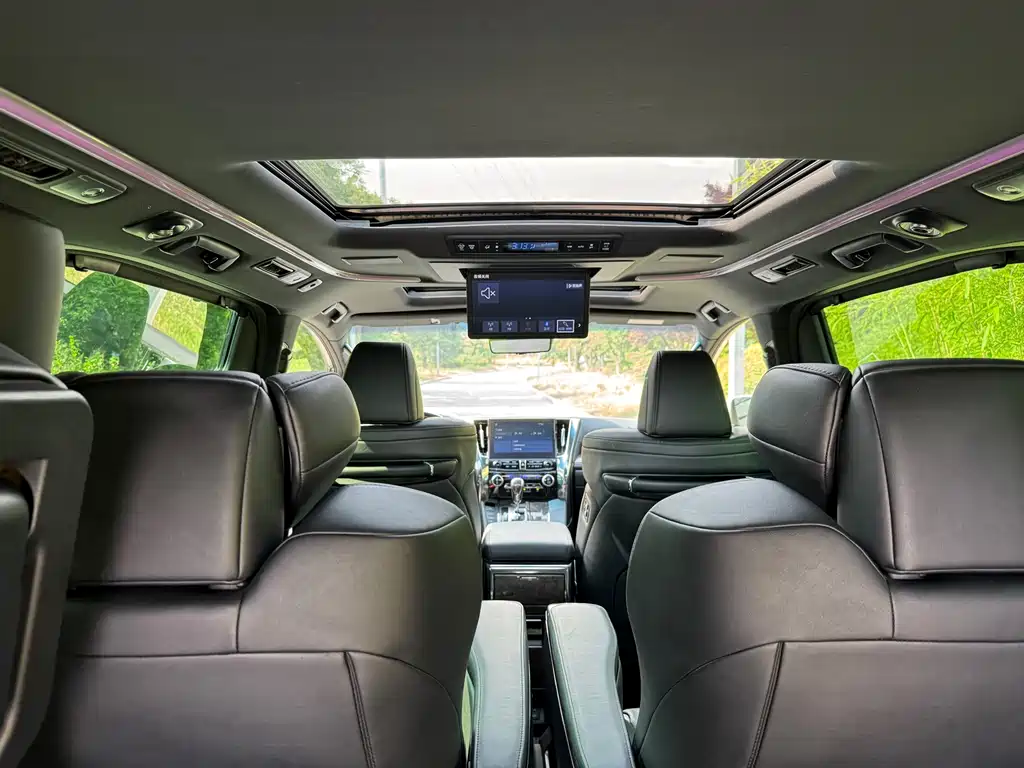 Toyota Alphard 2021 — фото 12