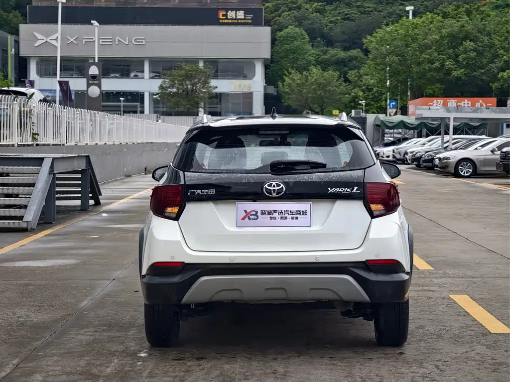 Toyota Yaris L 2022