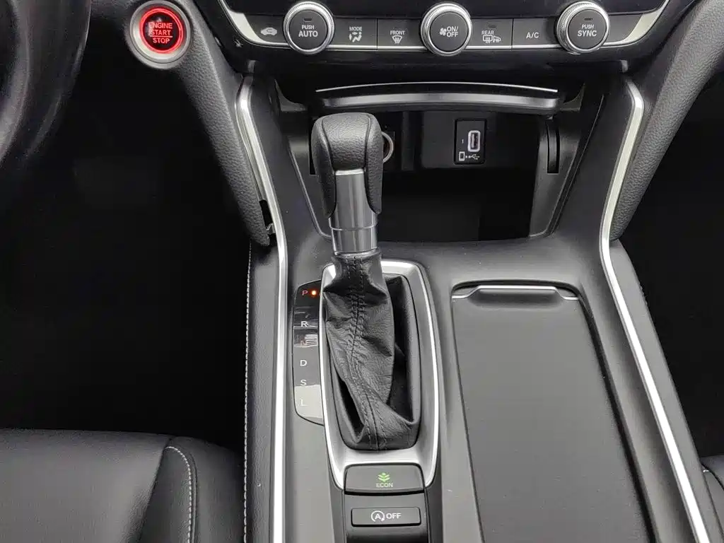 Honda Inspire 2019 — фото 13