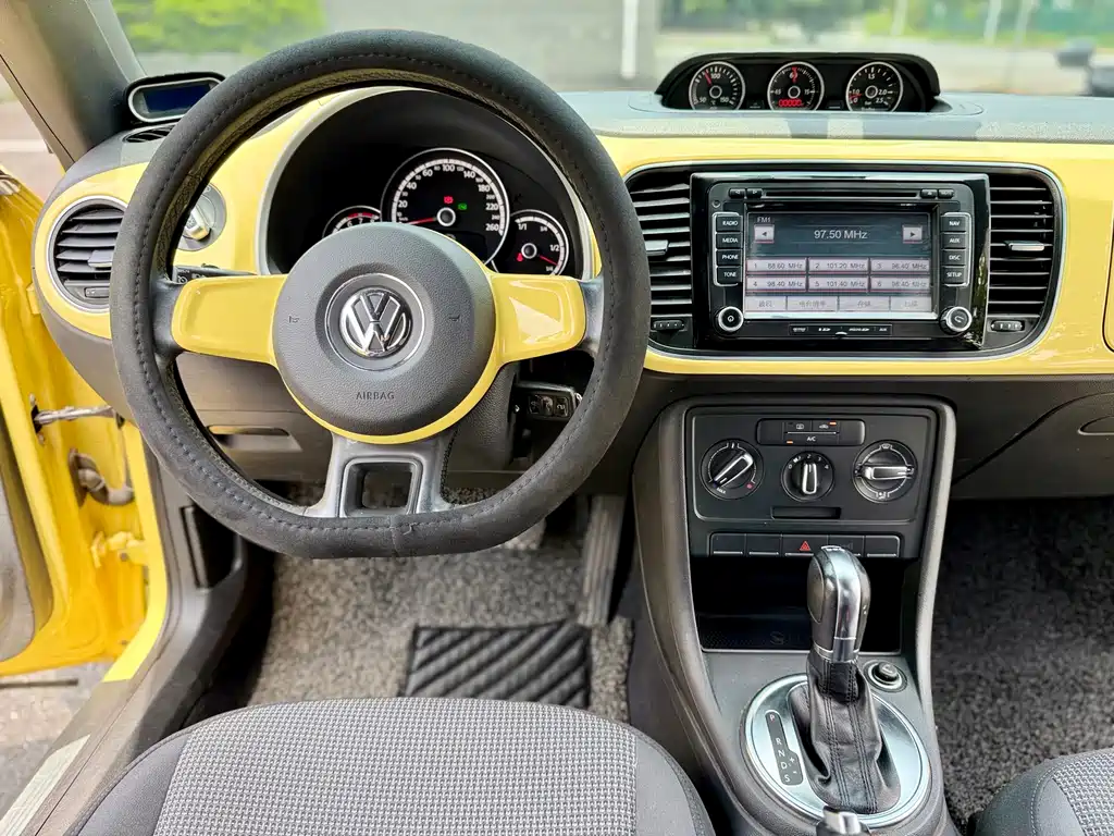 Volkswagen Beetle 2013 — фото 12