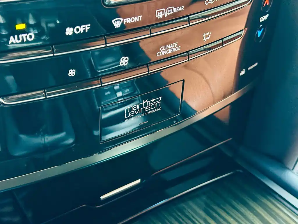 Lexus LX 2019 — фото 14