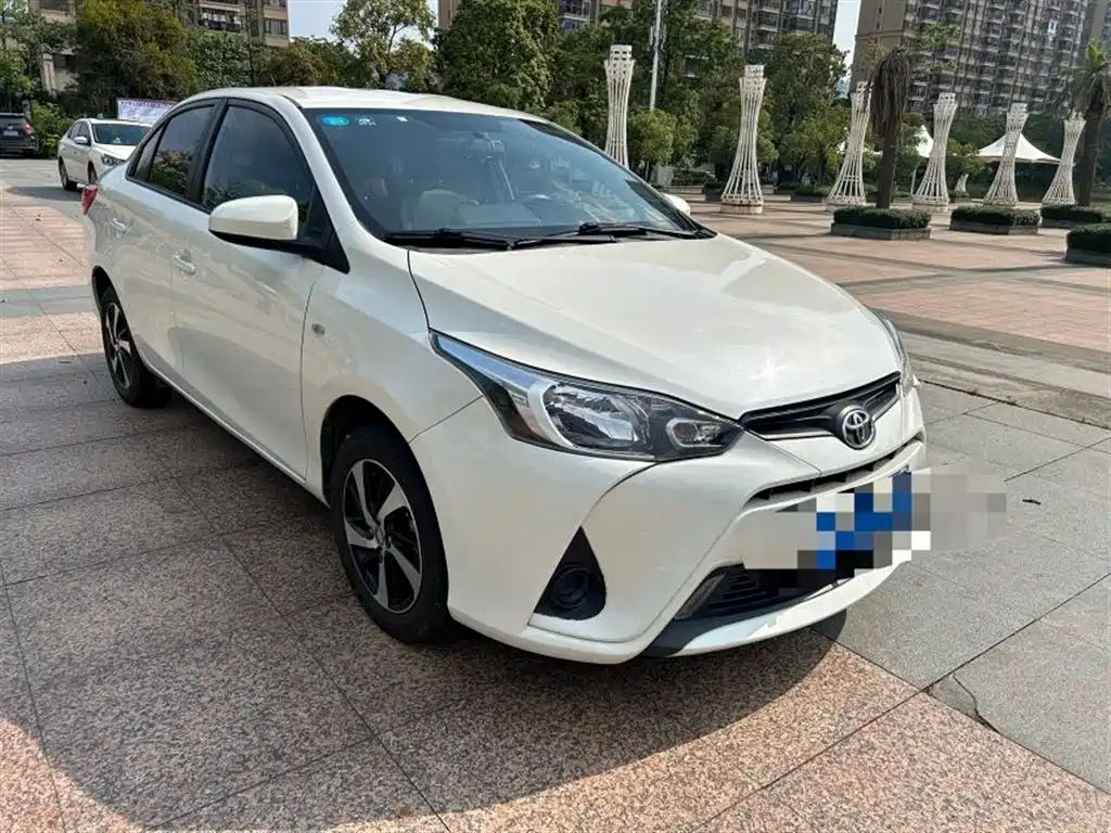 Toyota Yaris L 2017 — фото 2