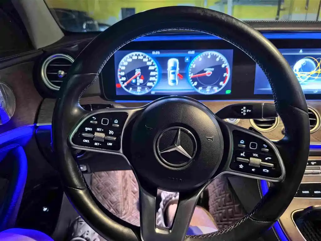 Mercedes-Benz E-Class 2019 — фото 10