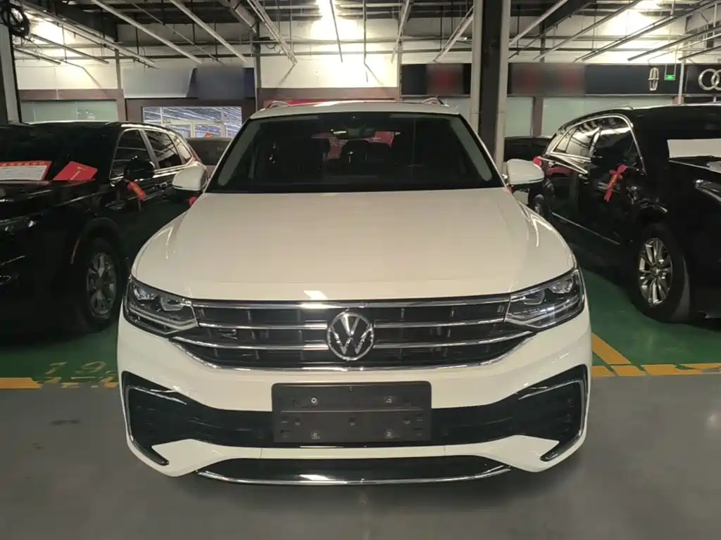 Volkswagen Tiguan L 2023 — фото 3