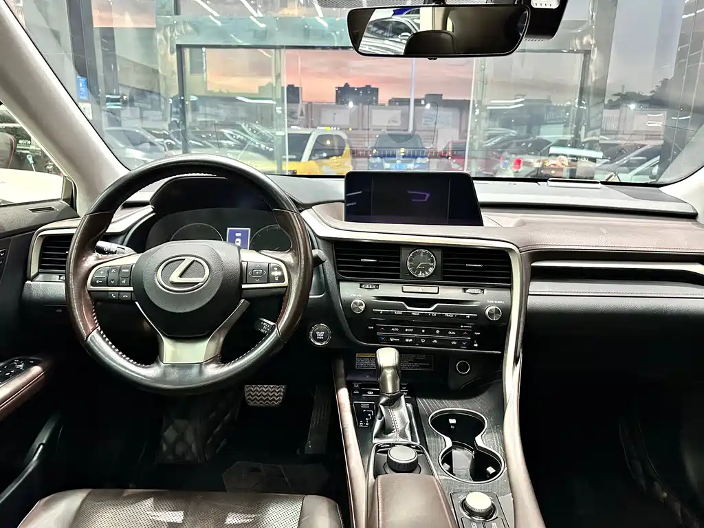 Lexus RX 2018 — фото 7