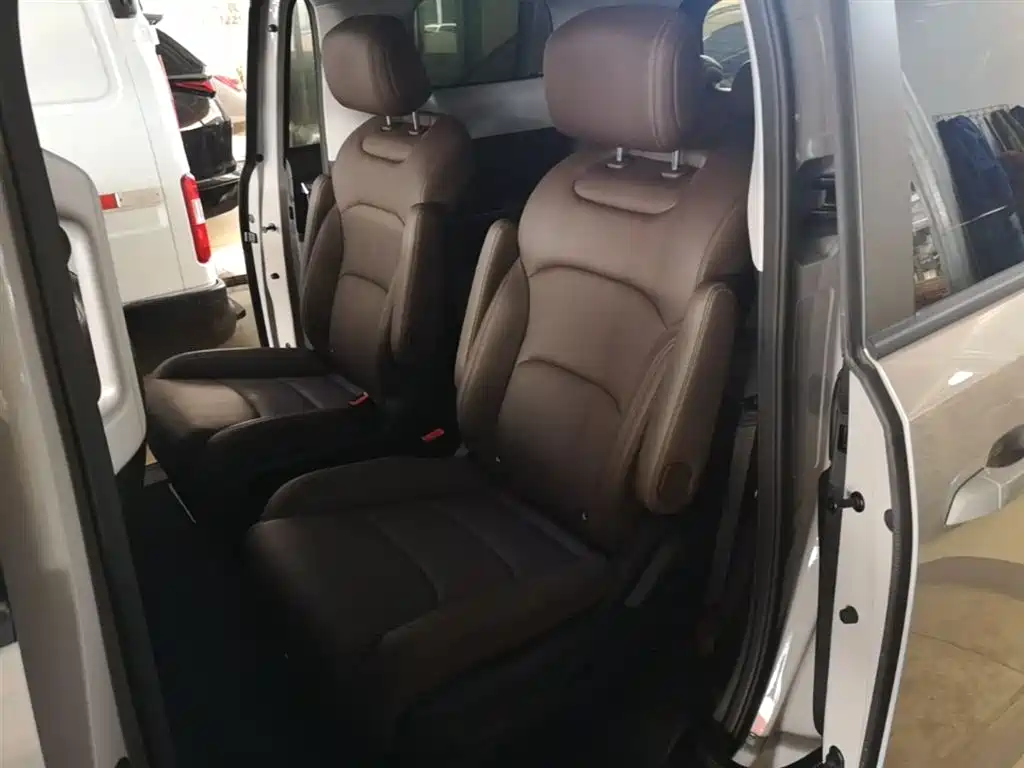 Wuling Starlight 730 EV 2025 — фото 17