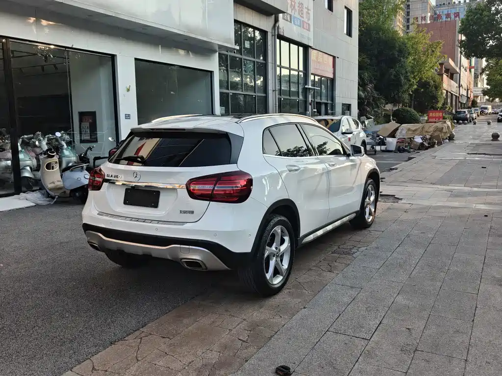 Mercedes-Benz GLA 2017 — фото 4