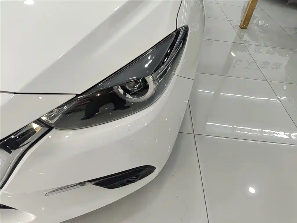 Mazda 3 Axela 2019 — фото 24