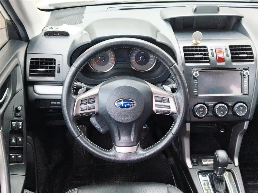Subaru Forester 2014 — фото 7