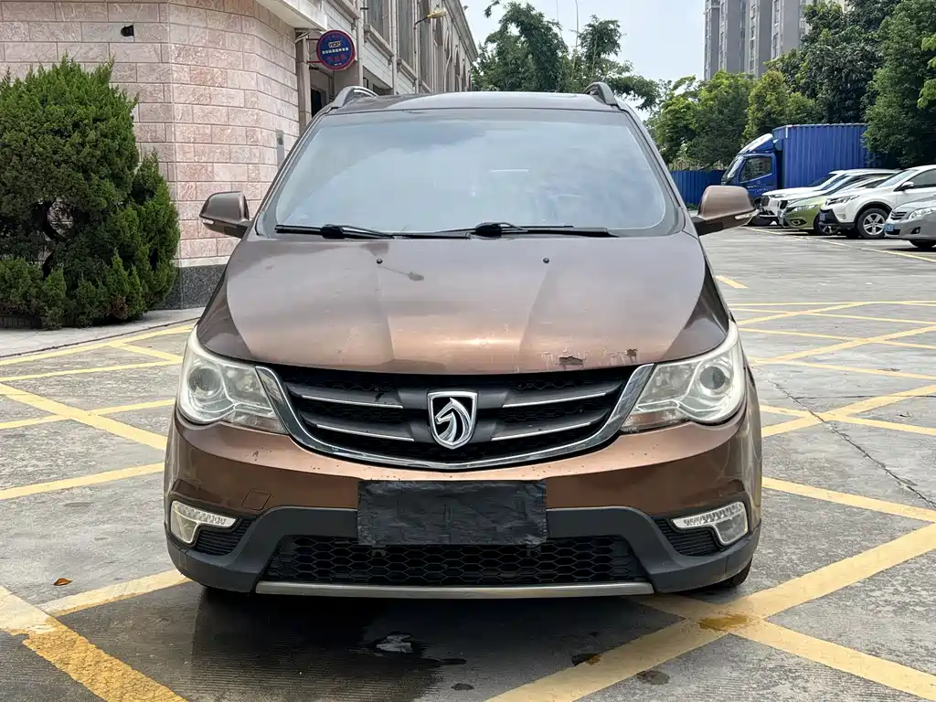 Baojun 730 2015