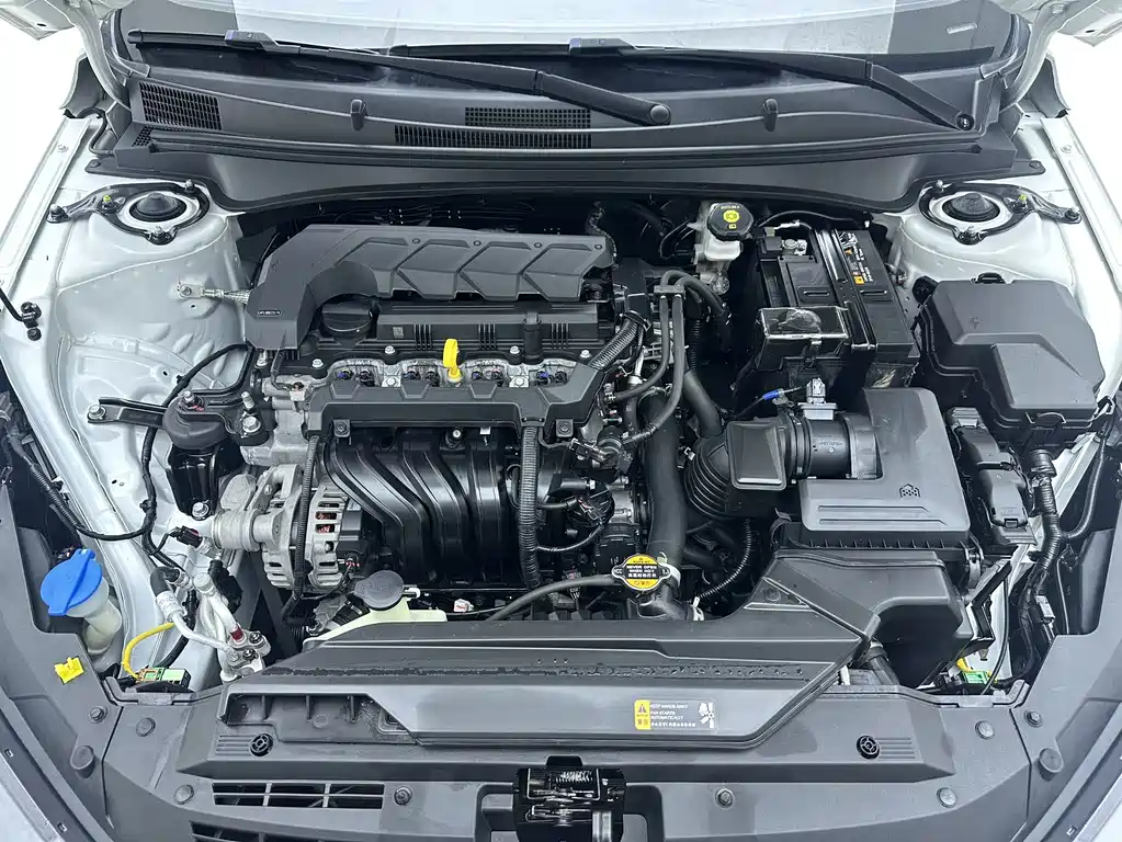 Hyundai Elantra 2023 — фото 23