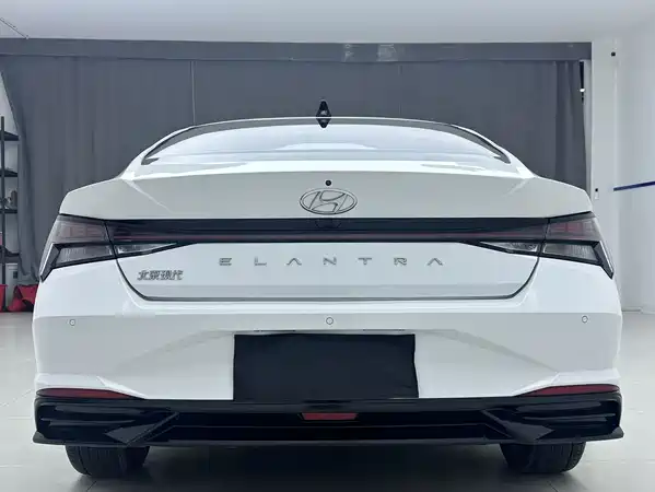 Hyundai Elantra 2023