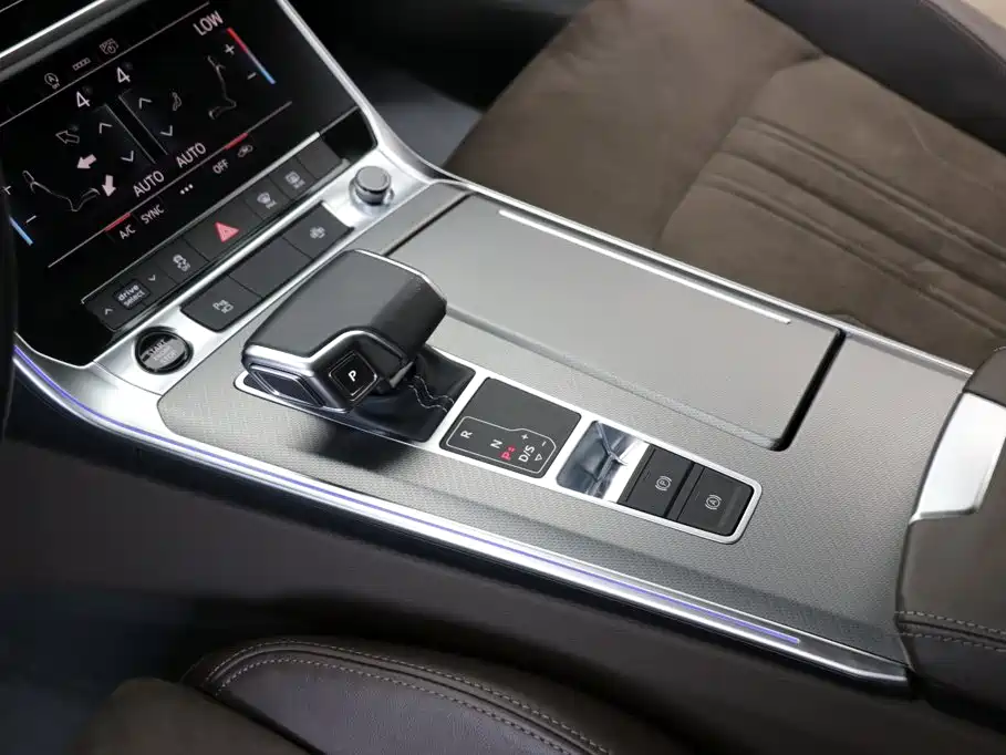 Audi A7L 2024 — фото 14