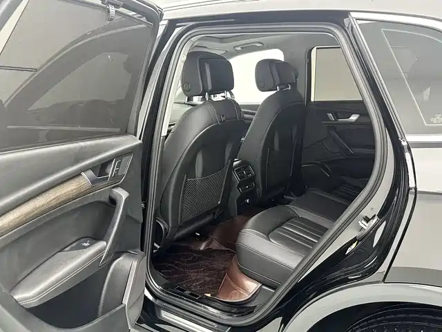 Audi Q5L 2024 — фото 16