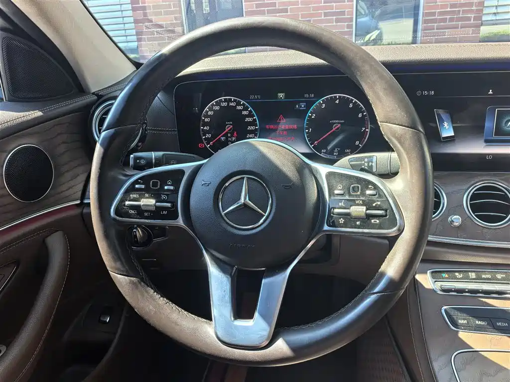 Mercedes-Benz E-Class 2020 — фото 19
