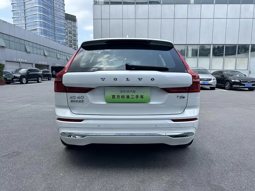 Volvo XC60 Plug-In Hybrid 2024 — фото 14