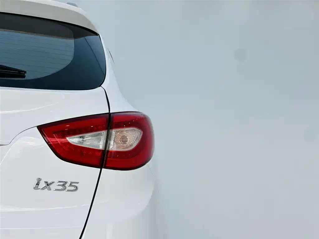 Hyundai ix35 2015 — фото 11