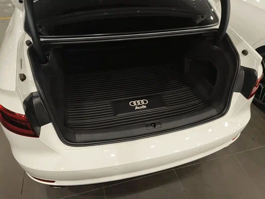 Audi A4L 2017 — фото 19