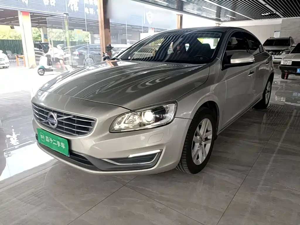 Volvo S60 2016 — фото 2