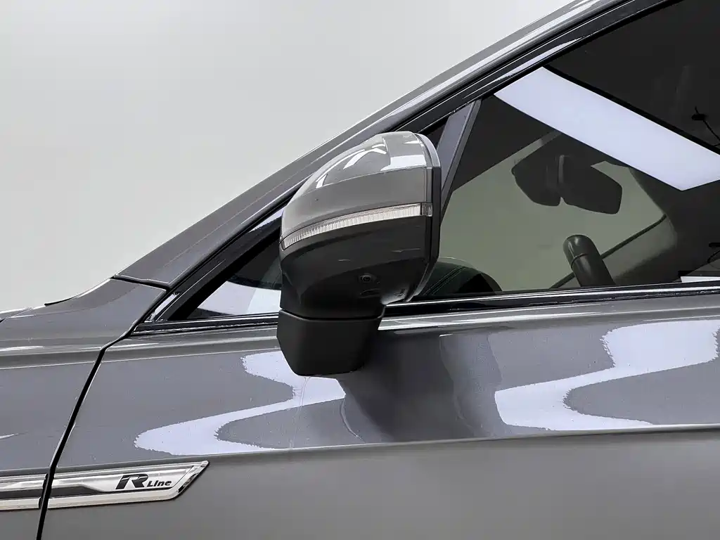 Volkswagen Touareg 2020 — фото 11
