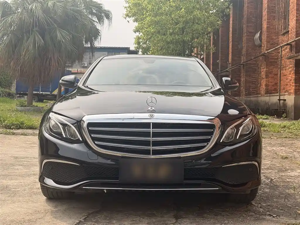 Mercedes-Benz E-Class 2020 — фото 15