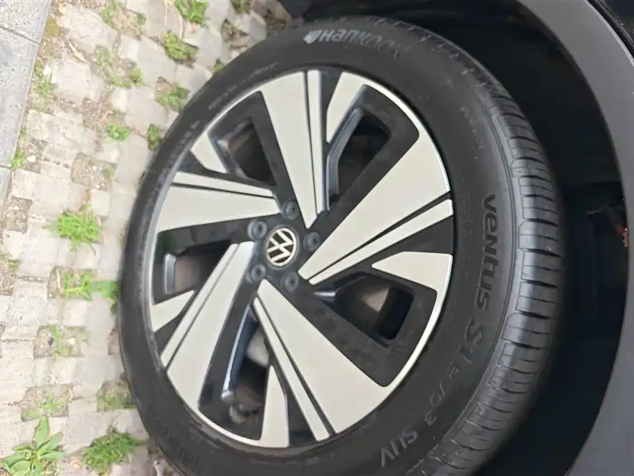 Volkswagen Tiguan L 2023 — фото 6