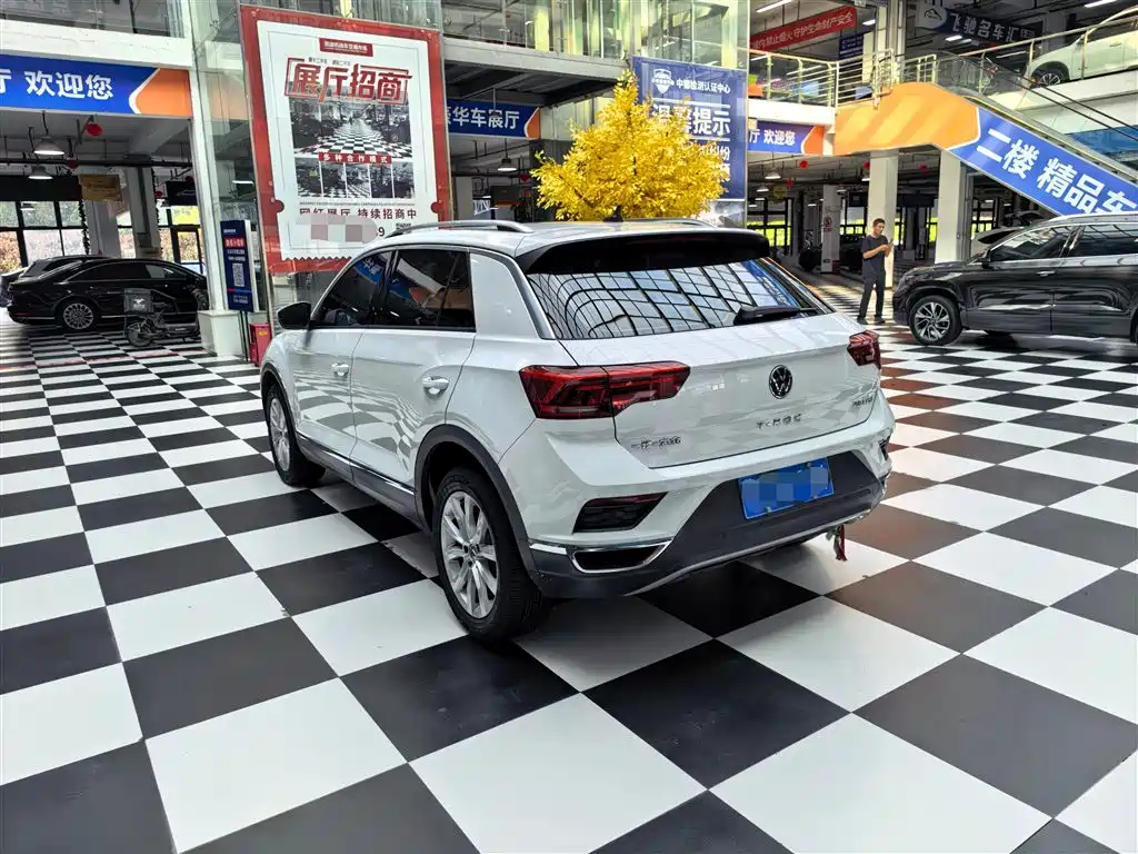 Volkswagen T-Roc 2022 — фото 9