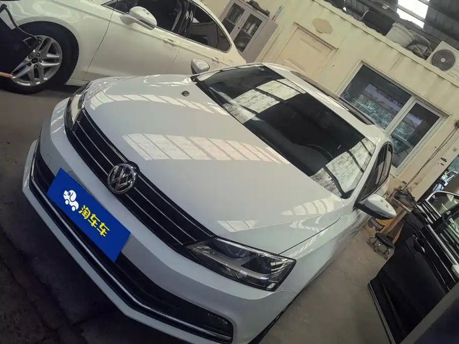 Volkswagen Sagitar 2019