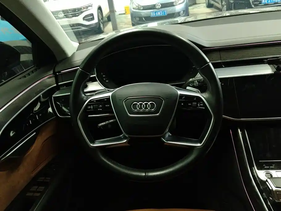 Audi A8 2021 — фото 15