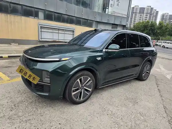 Li Auto L8 2025