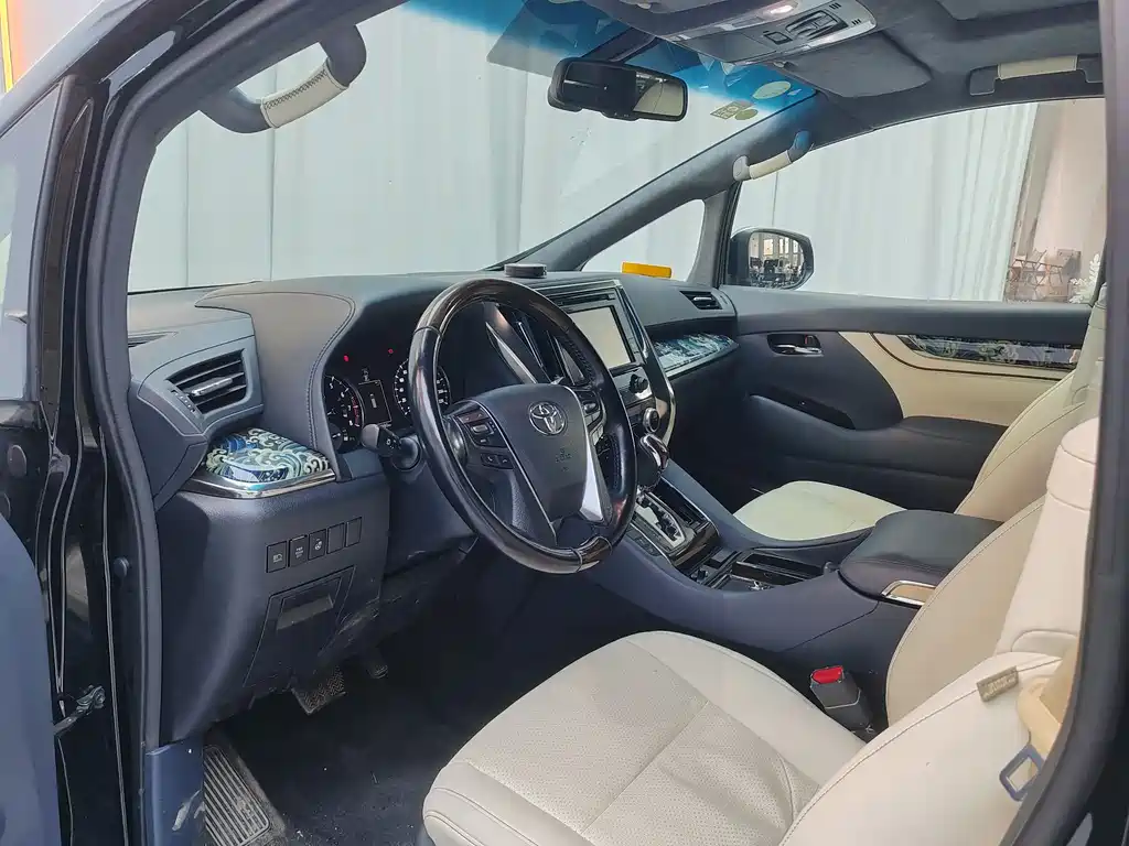 Toyota Alphard 2018 — фото 4