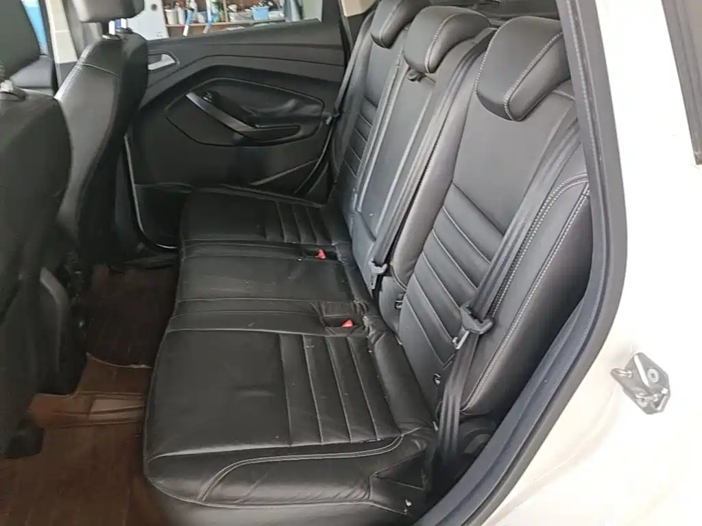 Ford Kuga 2015 — фото 17