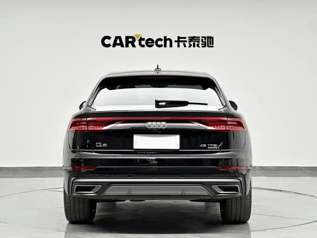 Audi Q8 2023 — фото 7