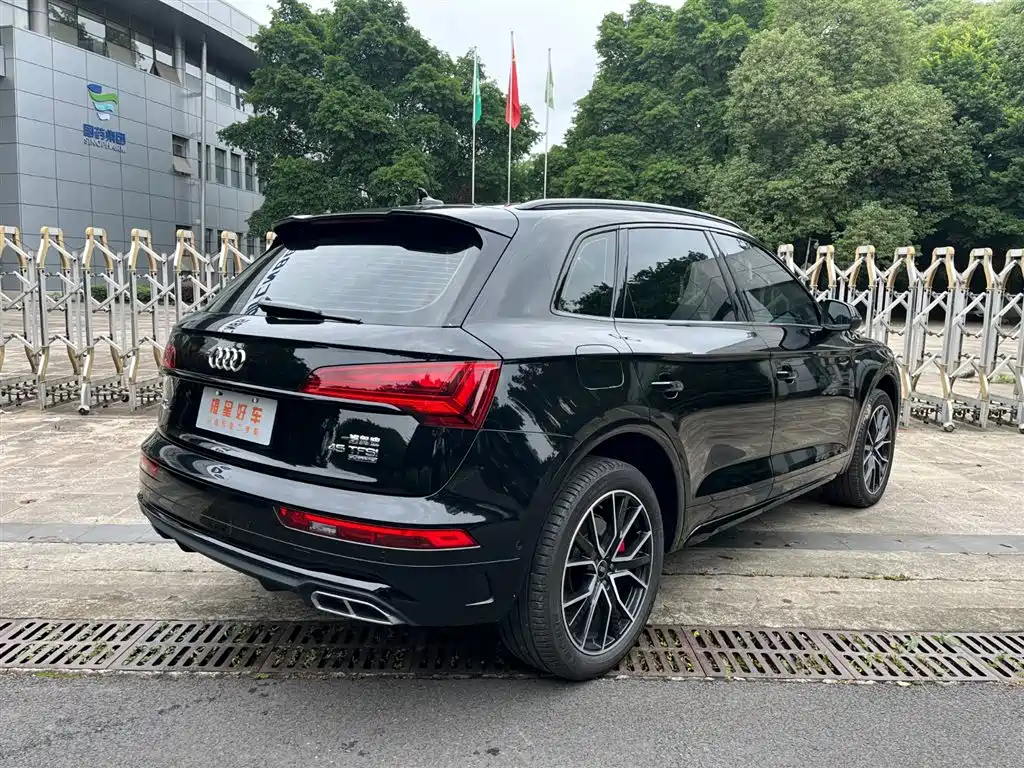Audi Q5L 2023 — фото 4
