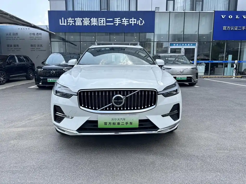 Volvo XC60 Plug-In Hybrid 2024 — фото 2