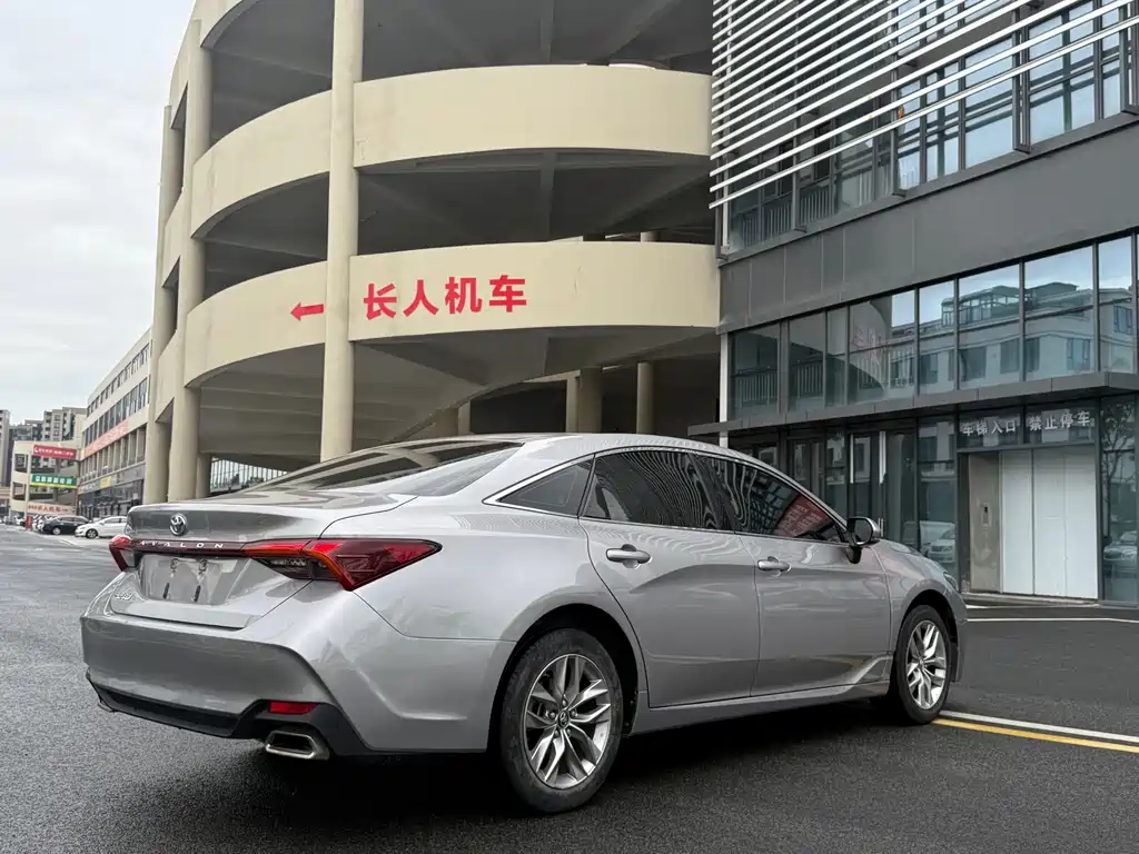Toyota Avalon 2022 — фото 10