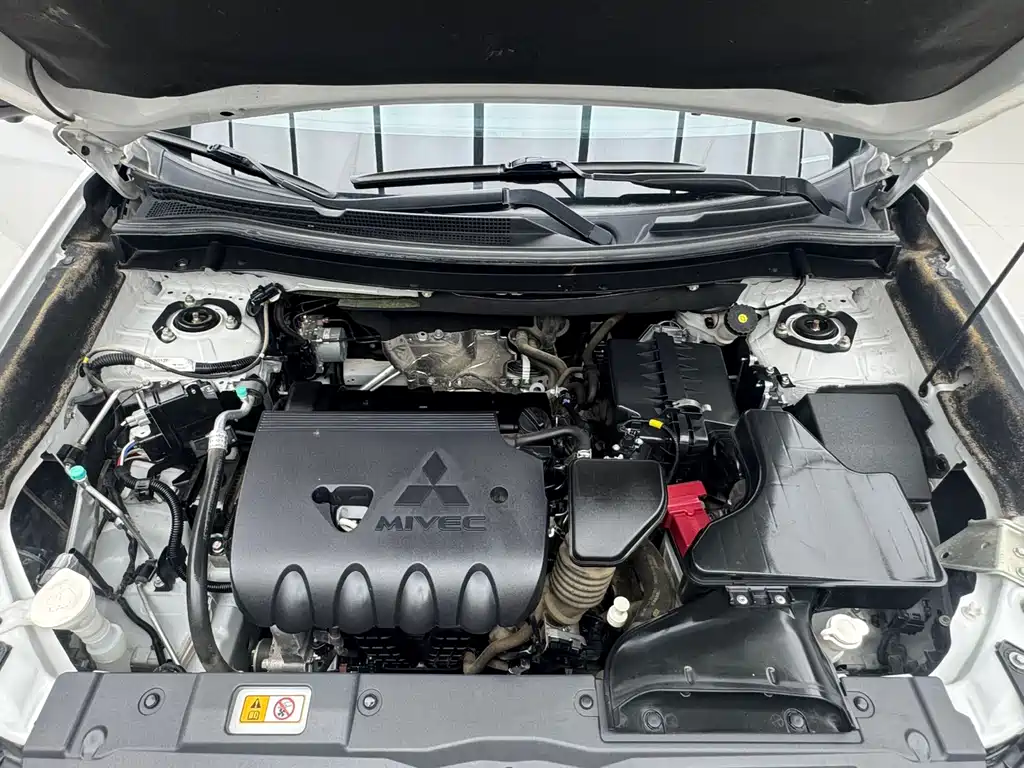 Mitsubishi Outlander 2022 — фото 19