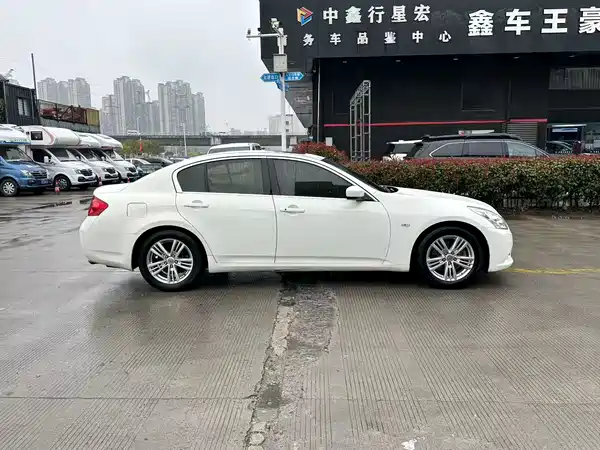 Infiniti G Series 2011