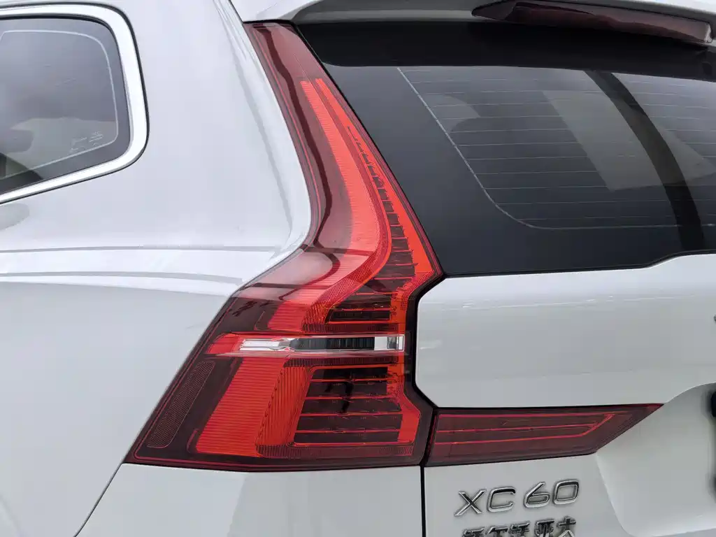 Volvo XC60 2024 — фото 29