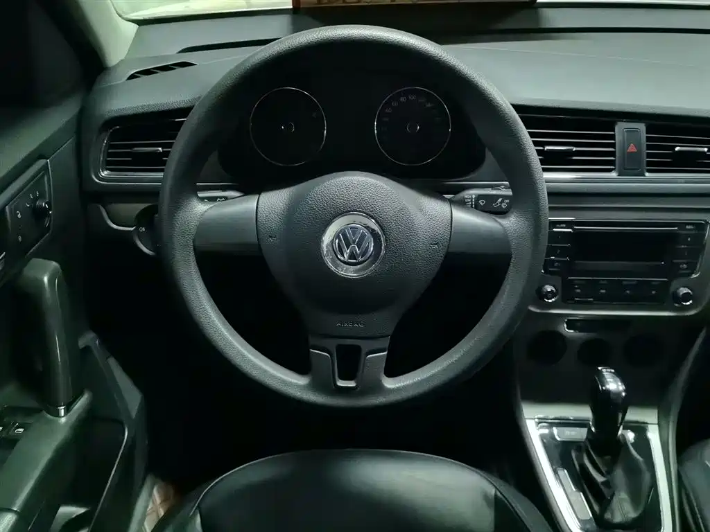 Volkswagen Lavida 2015 — фото 4