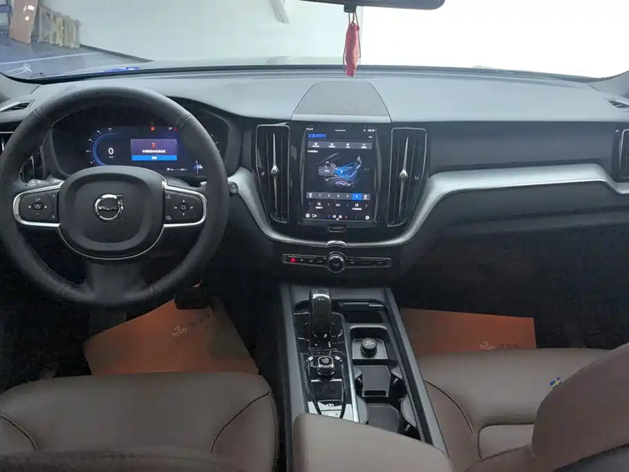Volvo XC60 2024 — фото 12