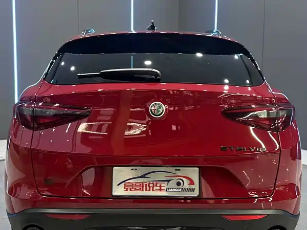 Alfa Romeo Stelvio 2021